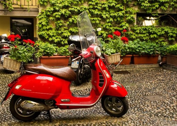 Quels sont les bénéfices de posséder un scooter Vespa électrique ?